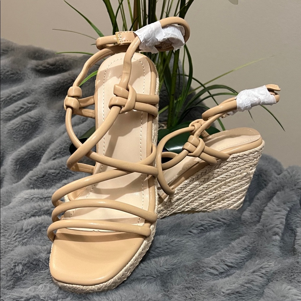 Coutgo Womens Espadrilles Tan Wedge Sandals NIB retail $39